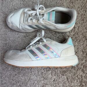 Girls adidas sneakers! Size 5.